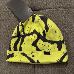 Arc’teryx Lightweight Grotto toque